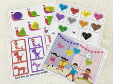 Load image into Gallery viewer, Valentines Day Busy Book